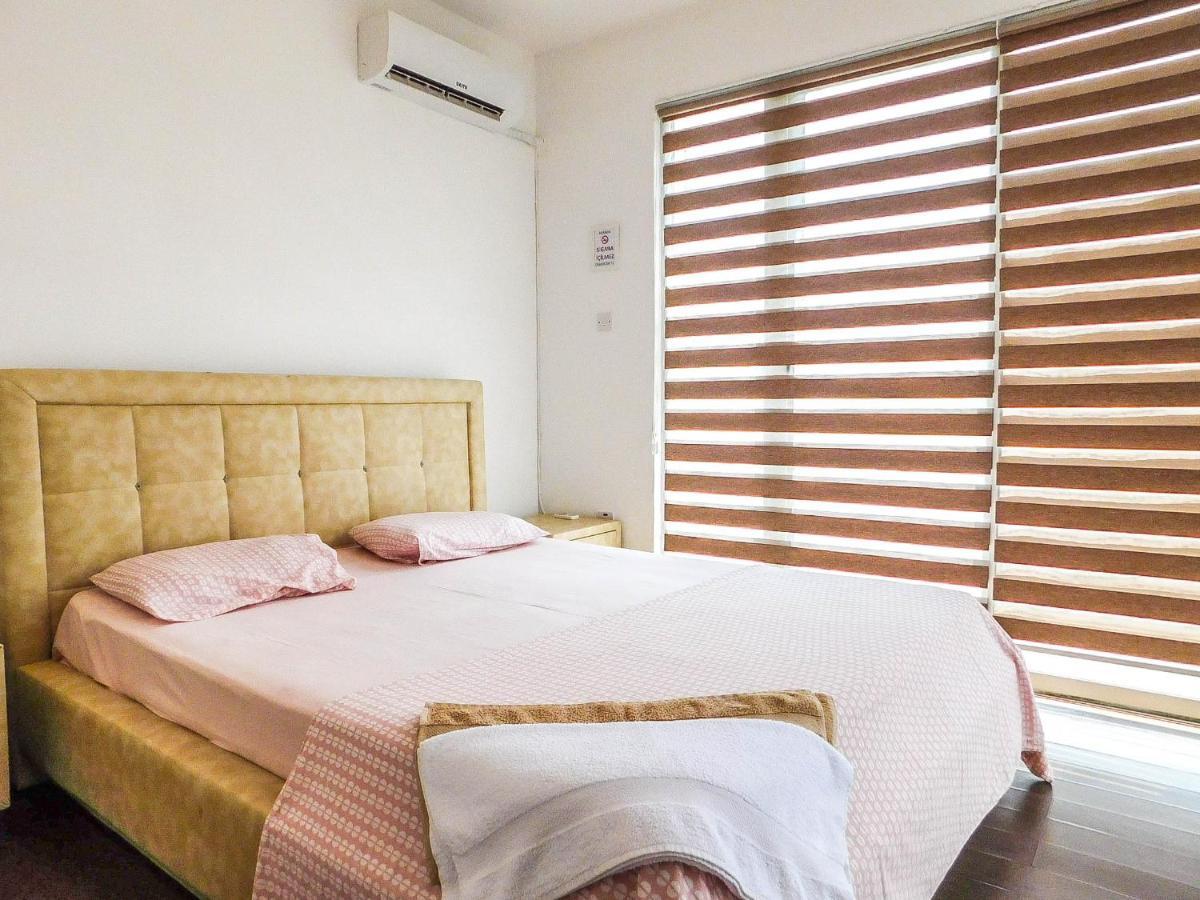 Rix Apartments ไคริเนีย ภายนอก รูปภาพ