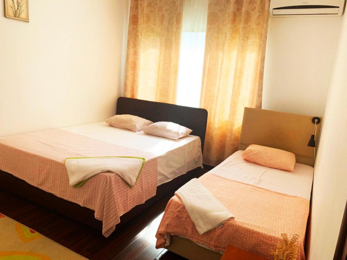 Rix Apartments ไคริเนีย ภายนอก รูปภาพ