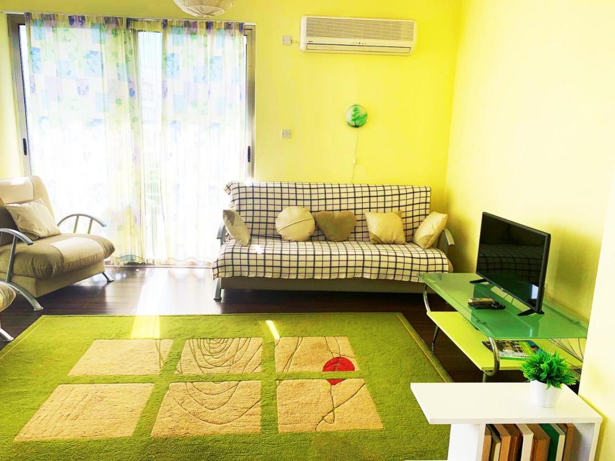 Rix Apartments ไคริเนีย ภายนอก รูปภาพ