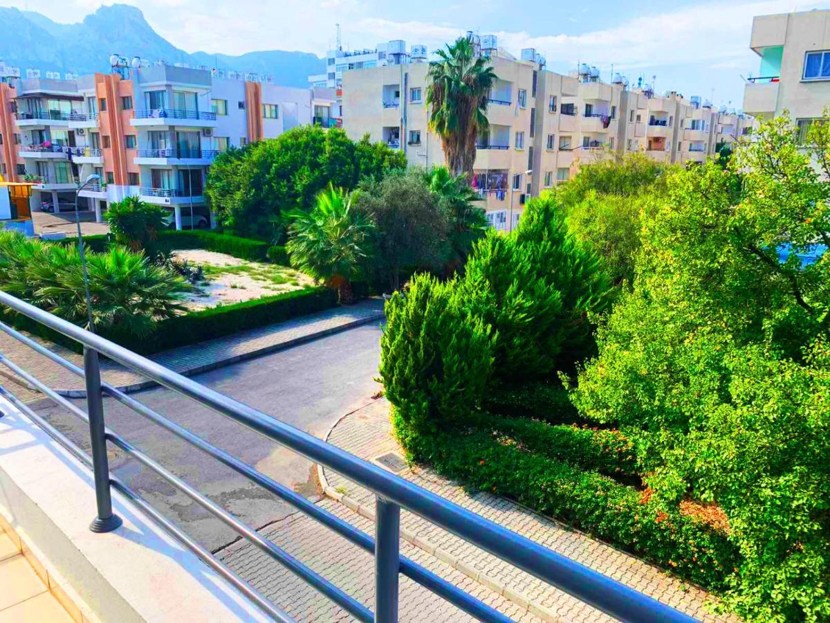 Rix Apartments ไคริเนีย ภายนอก รูปภาพ