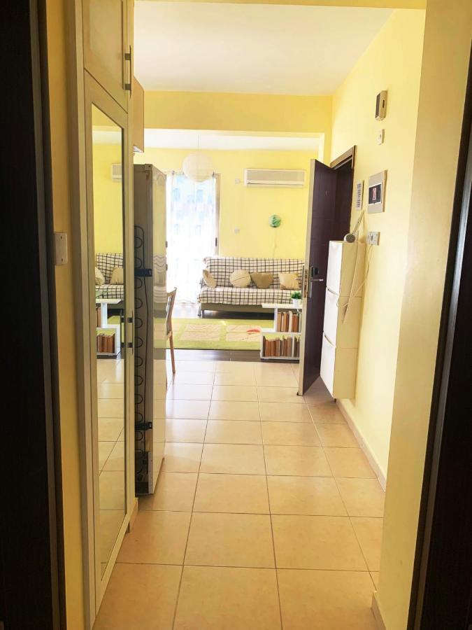 Rix Apartments ไคริเนีย ภายนอก รูปภาพ